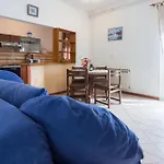דירה Spacious And Bright Apartment- Silvio 1 *