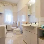 Spacious And Bright Apartment- Silvio 1 באניולה