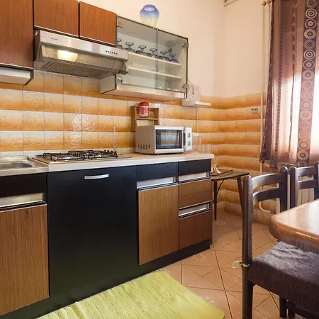 Spacious And Bright Apartment- Silvio 1 Apartment Banjole