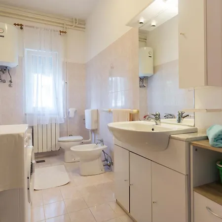 Spacious And Bright Apartment- Silvio 1 Banjole