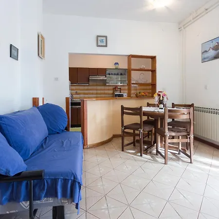 Spacious And Bright Apartment- Silvio 1