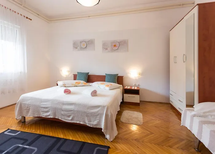 Lejlighed Spacious And Bright Apartment- Silvio 1 Banjole