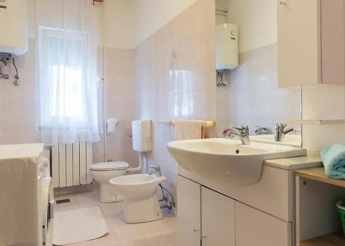 Spacious And Bright Apartment- Silvio 1 Banjole